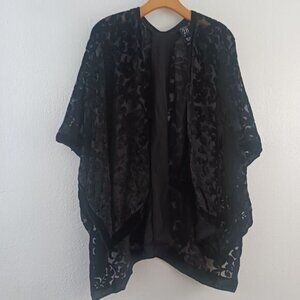 Proyect 28 black floral velvet kimono size S/M